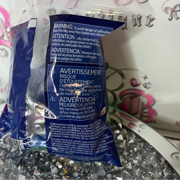 LEGO Disney Cinderella's Mini Castle Set - Blue and White garden castle - Picture 3 of 5